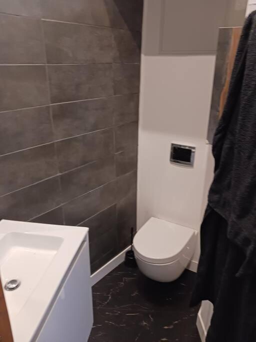 Apartment A 50m Des Thermes *